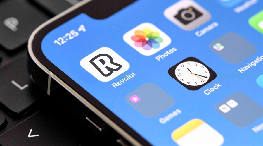revolut-&-wero:-euro-wallet-wars-just-got-interesting