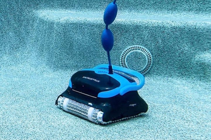 do-robotic-pool-vacuums-really-work?-everything-you-should-know